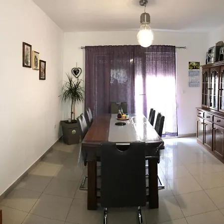Arijana S Pogledom Na شقة *
