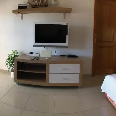 Arijana S Pogledom Na Pakostane